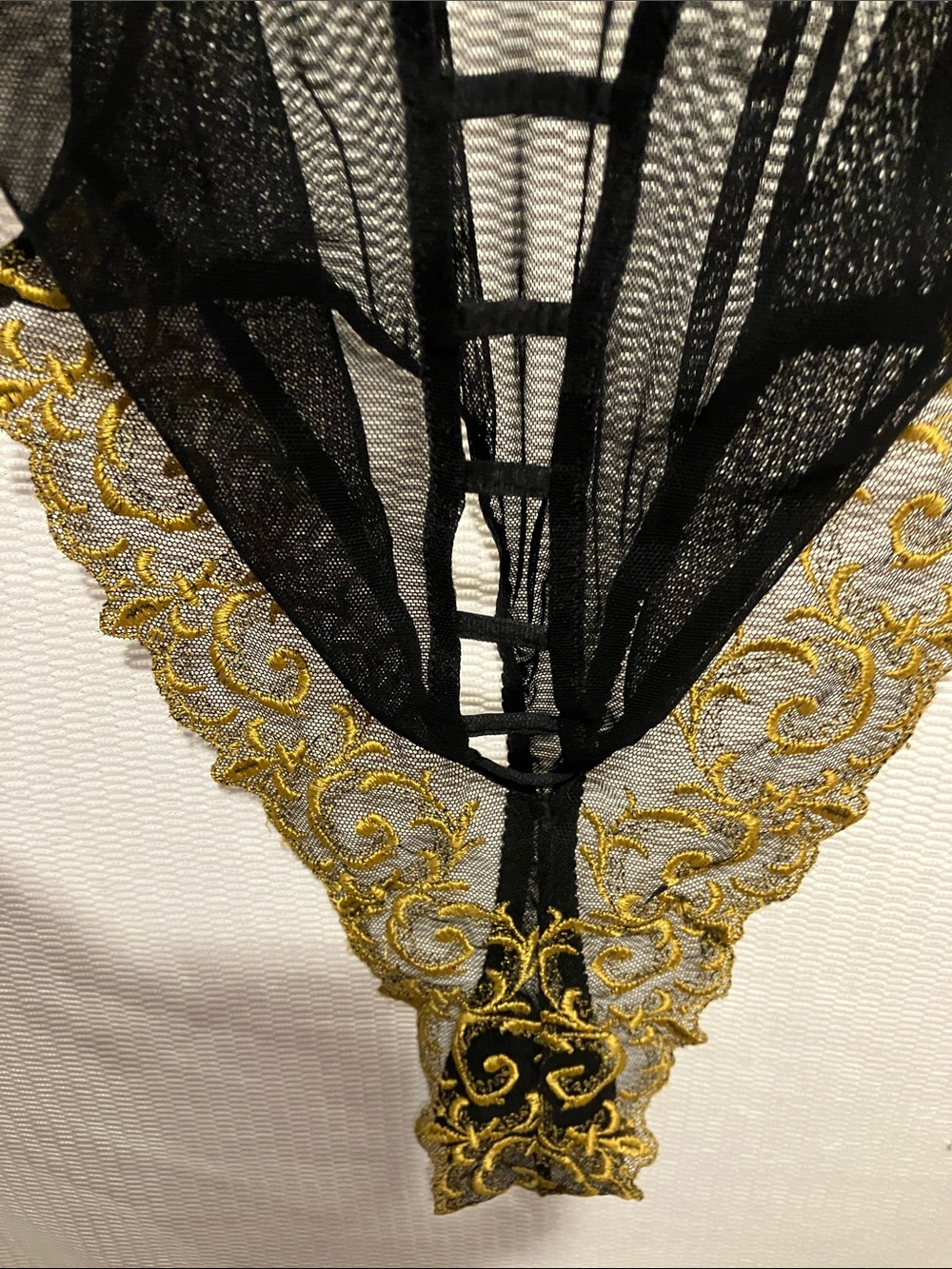 Lingerie black with gold trim - Picture 5 of 9